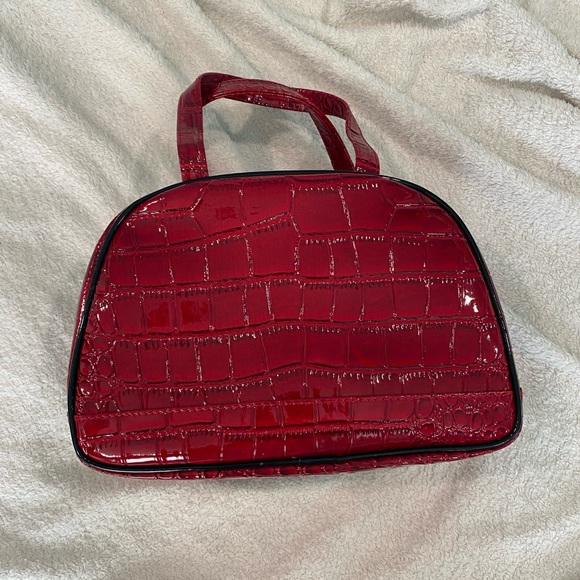 red faux leather bag - Picture 4 of 6